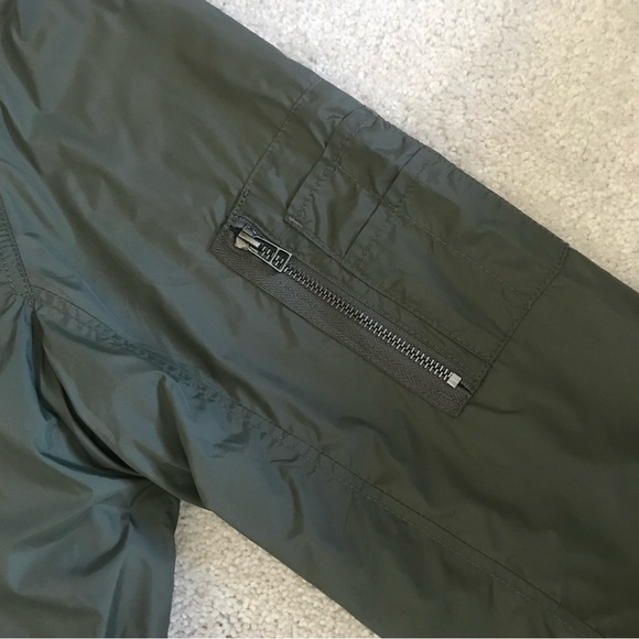 H&M LOGG Men's Army Green Bomber Jacket
Men’s Size L - Picture 5 of 8